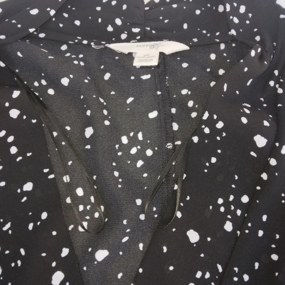 Terra sky Black & white tunic - Picture 6 of 6